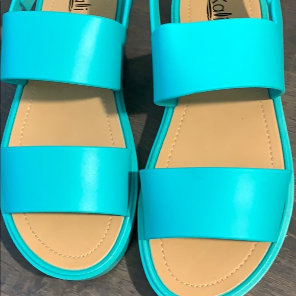Kali Flip Flip Strappy Slingback Sandals / New - Picture 3 of 8
